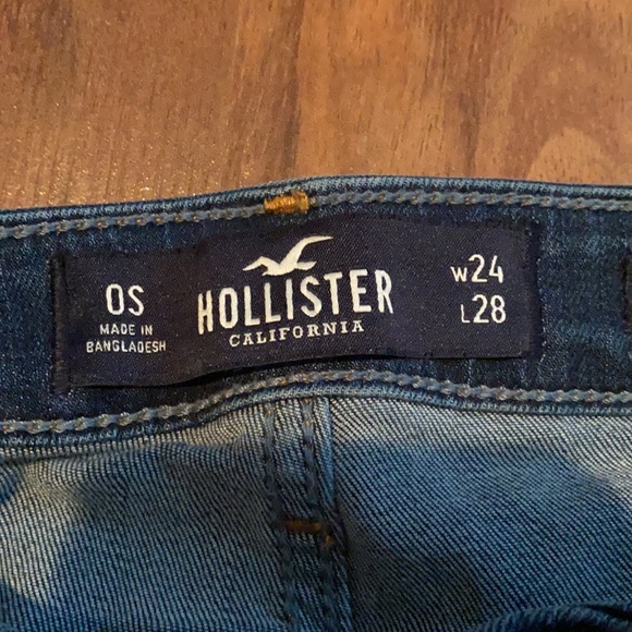 2 Identical Hollister Jeans - Picture 2 of 3